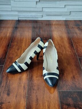 CHANEL Black White Striped Cap Toe Heels EU 37 | Classic CC Pumps | Vinta